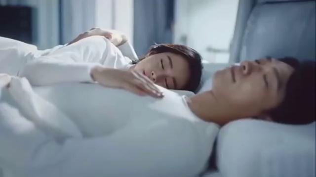 Rain夫婦甜蜜廣告片段曝光：金泰希被丈夫摟著入睡，幸福寫在臉上 娛樂 第9張