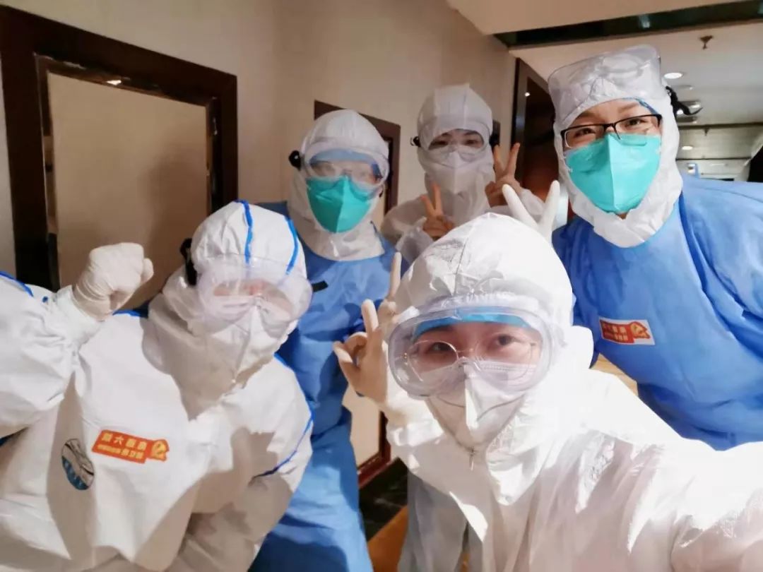 疫情当前 无数医护人员逆行而上