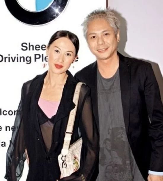 曾嫌张卫健穷狠心抛弃,嫁入豪门老公却出轨,如今成大妈青春不再
