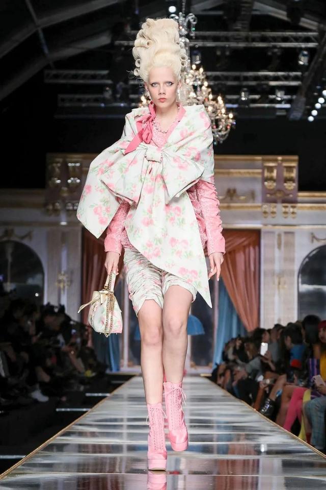 moschino 2020秋冬秀场