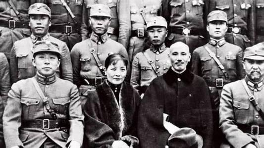 蒋介石逃亡台湾后，当时的处境有多艰难？_国民党