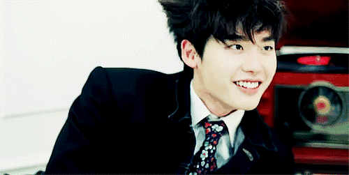 某女星被高层包养陷害他人?某颜色女星背后金猪势力很大?