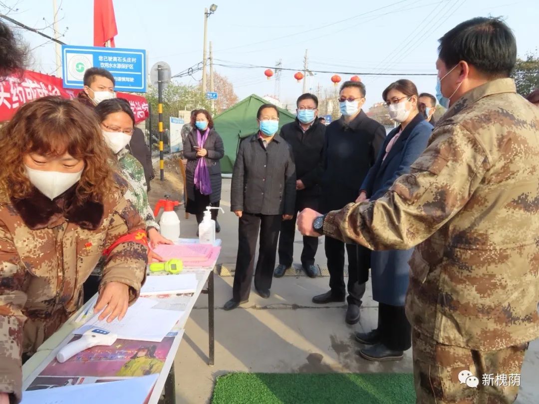 市人大常委会副主任巩宪群带队调研企业,村居,商场复工复产和疫情防控