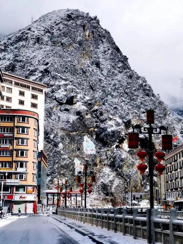 疫情期的一场春雪,康定秒变童话世界_雪景