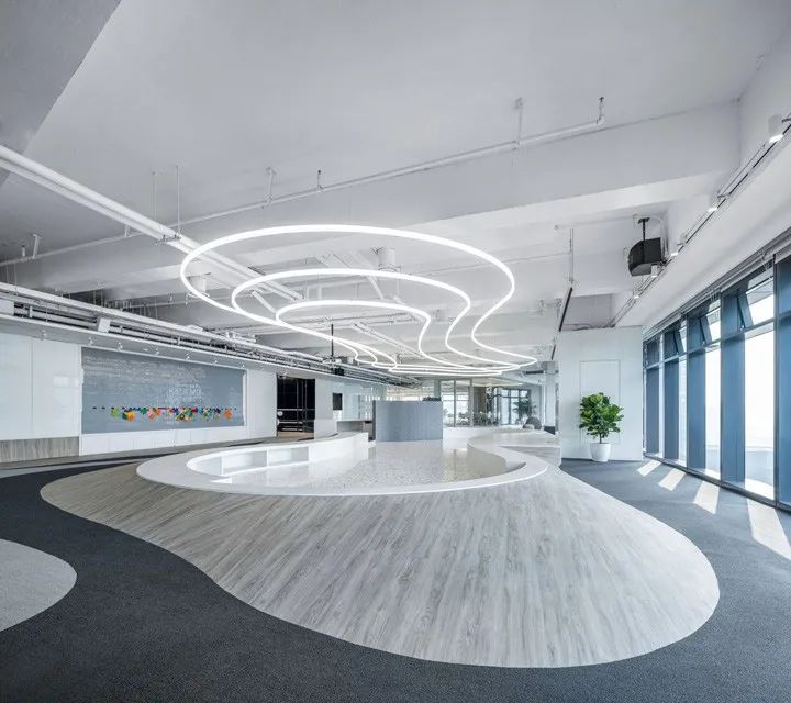 多功能公共空间