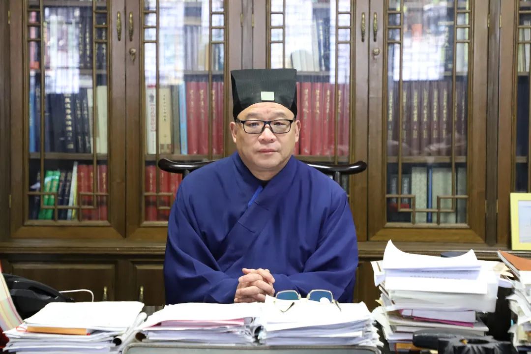 敬畏自然 重视中医——中新社专访龙虎山嗣汉天师府主持张金涛