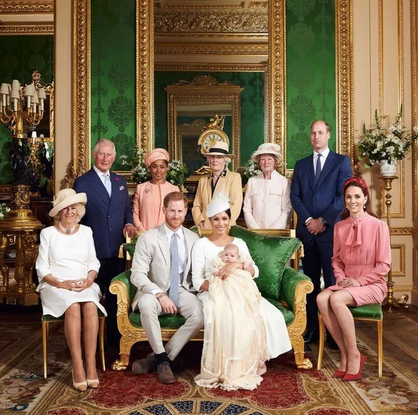 女王怒了！禁止哈里梅根使用王室标签做品牌，想靠王室赚钱没门儿