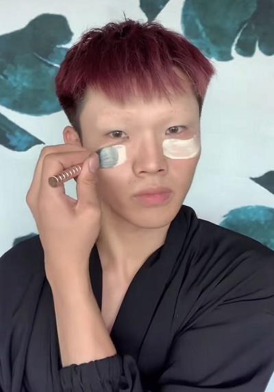 怎么样让自己变白点 e5978918cde44dfe8b5ca1c9e4e8ad86.jpeg