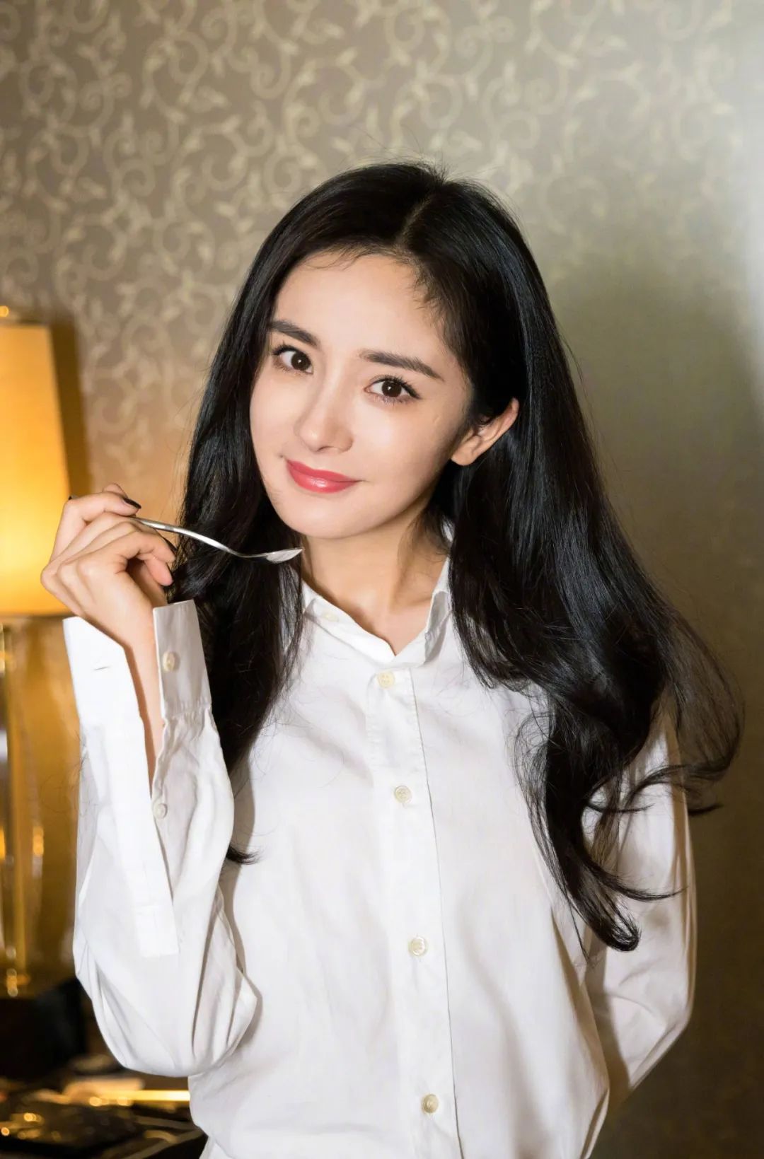 看了杨幂和易烊千玺的体重后我放下了手中的美食美妆周盘点vol57