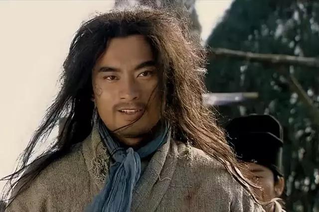 挑衅：即使被这三个人挑衅，他都选择避战，梁山上武松不敢招惹的三个人