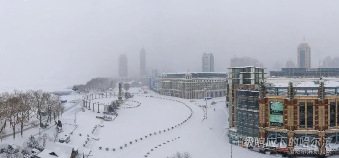 防洪纪念塔雪景