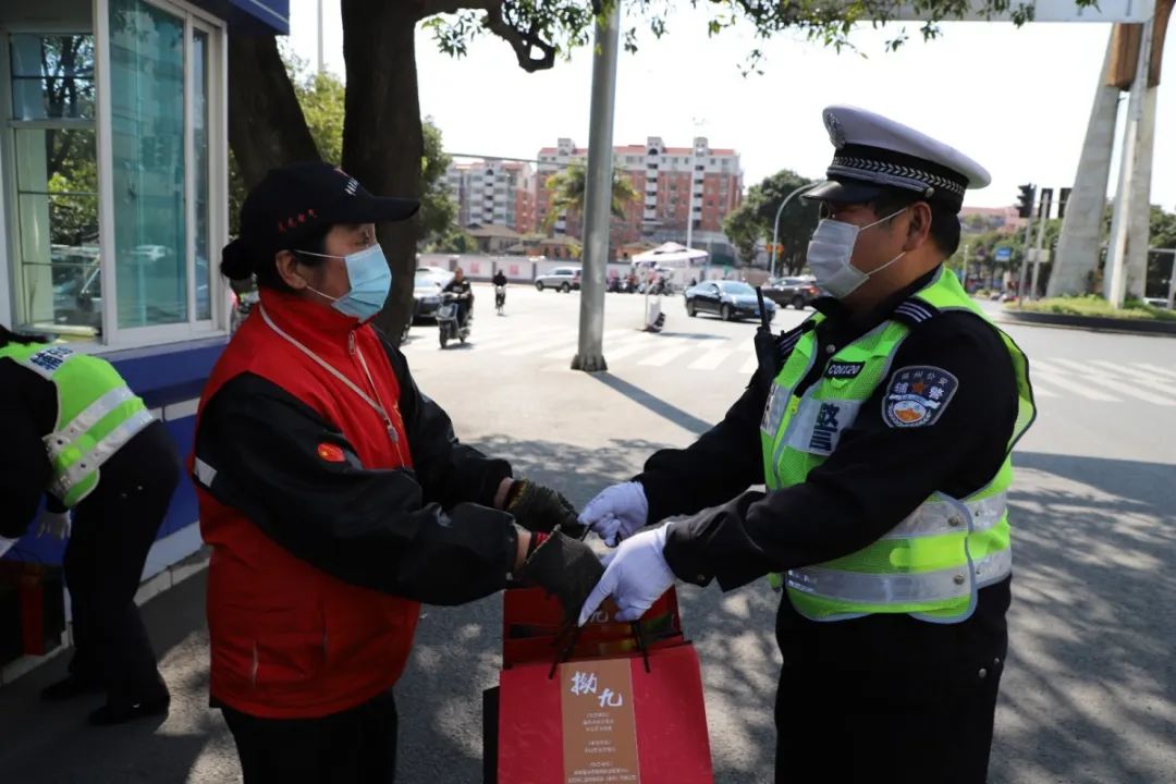 抗疫安全人口_抗疫安全手抄报
