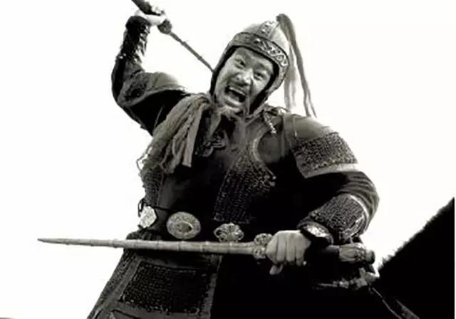 挑衅：即使被这三个人挑衅，他都选择避战，梁山上武松不敢招惹的三个人