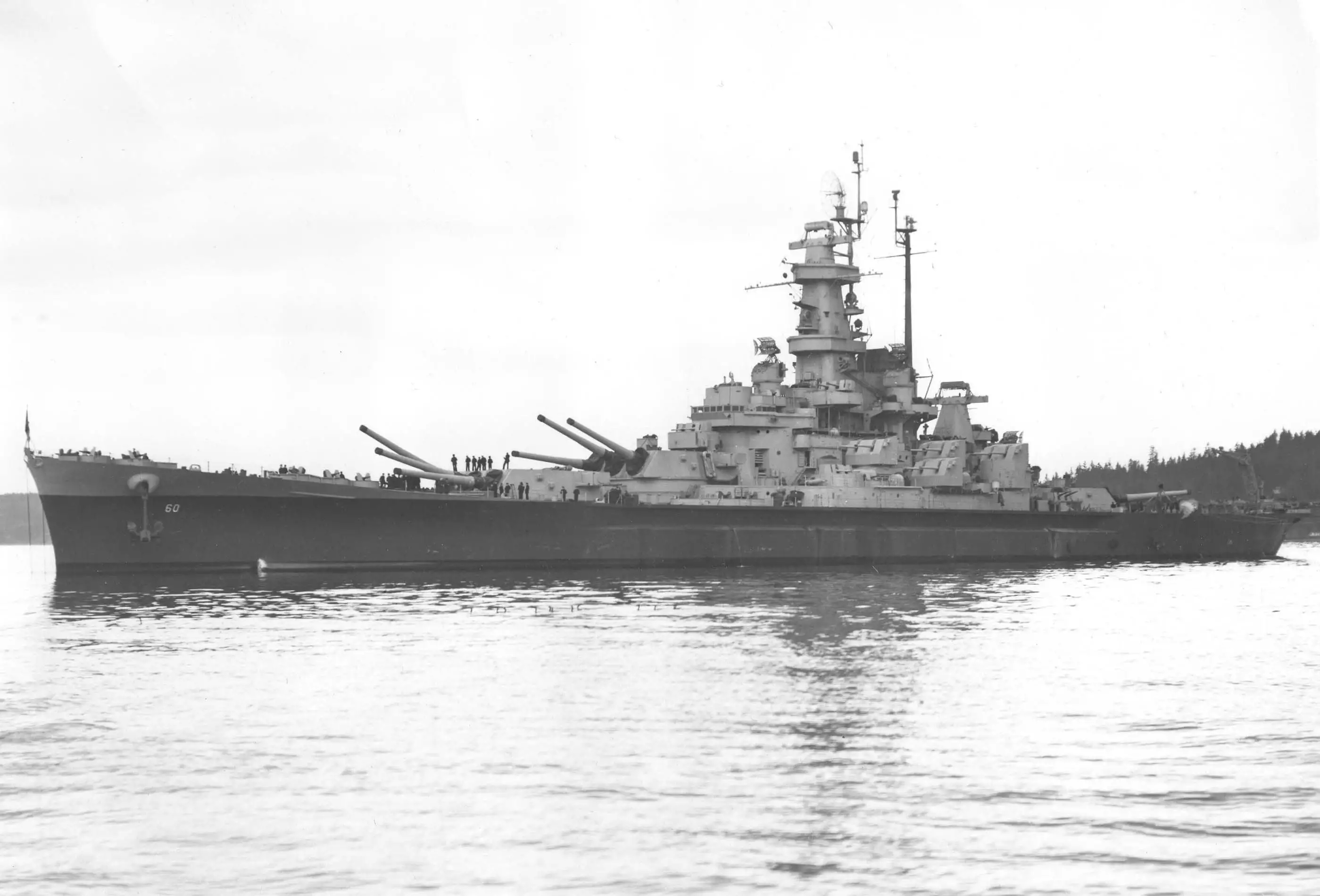 二战传奇战舰,16英寸巨炮火力,强大防空防御,赢得绰号