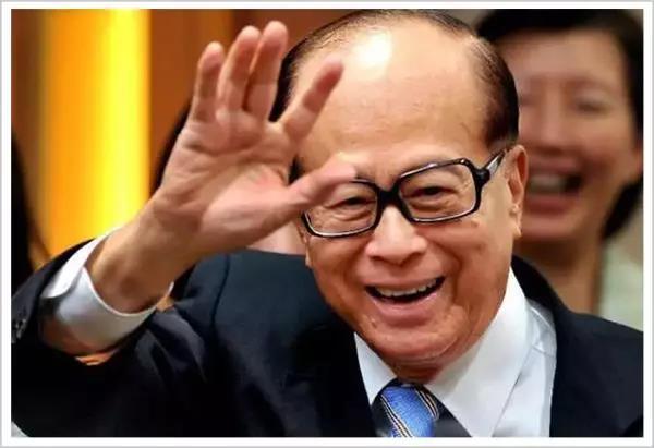 从高光渐逝的香港四大家族，告别天王掌门人时