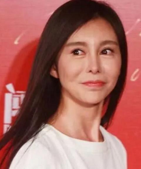 她曾被郎朗独宠4年，最后却输给了吉娜，如今