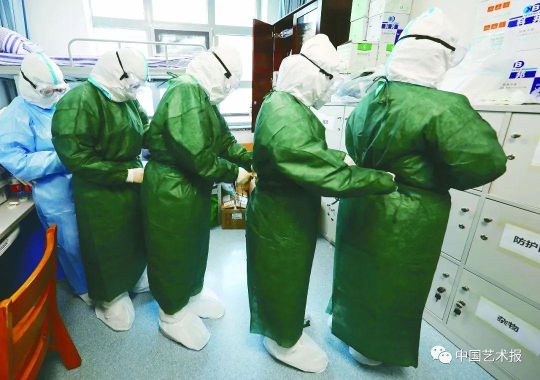 中国摄协抗击疫情摄影小分队，发自武汉！