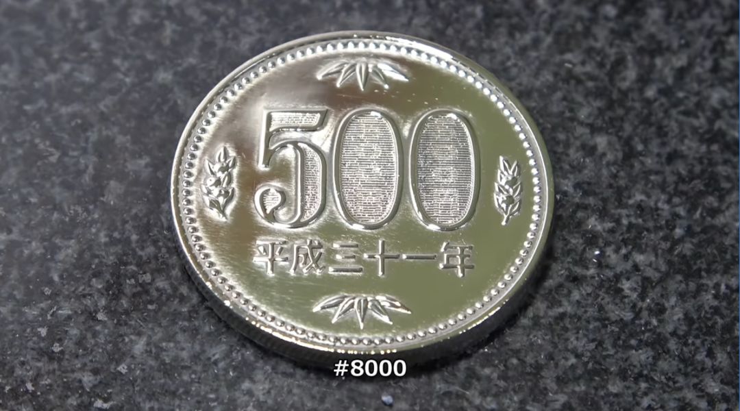 闲出新高度日本小哥靠打磨硬币疯狂吸粉一百万人排队等着看他盘币生辉