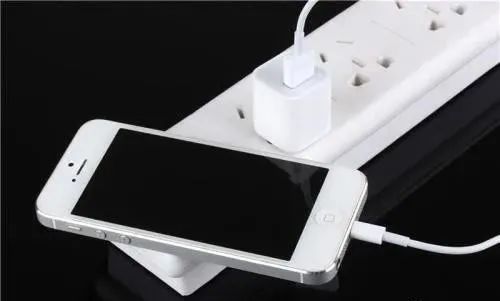 自己做手机充电器方法 84c8183640dc4c1281262c7b696d006e.jpeg