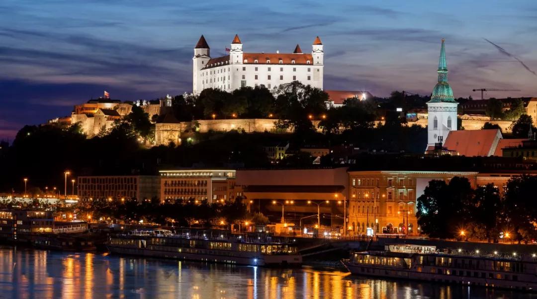 斯洛伐克是世界上城堡数量最多的国家之一,历史文物景点多,旅游资源