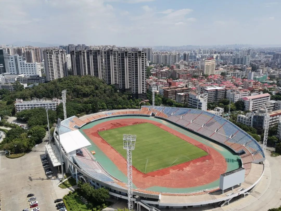 今日起晋江市体育中心体育场和室外运动场开放