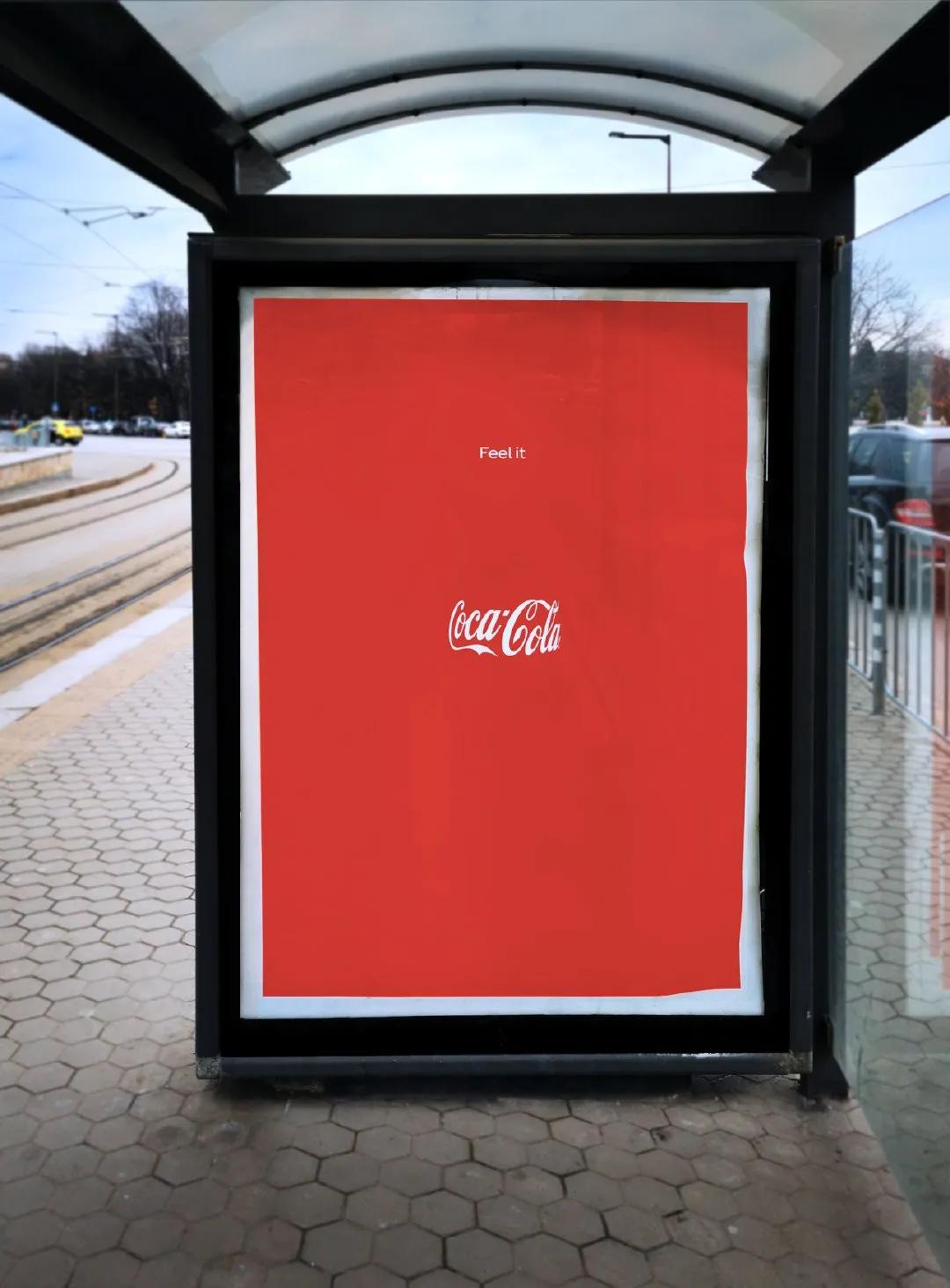 近日,可口可乐在欧洲市场发布了一组户外广告,海报上面只有一句文案