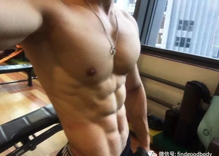 怎么让男的给我看腹肌 ddc3bab228a348868878d2b0b8764f17.jpeg