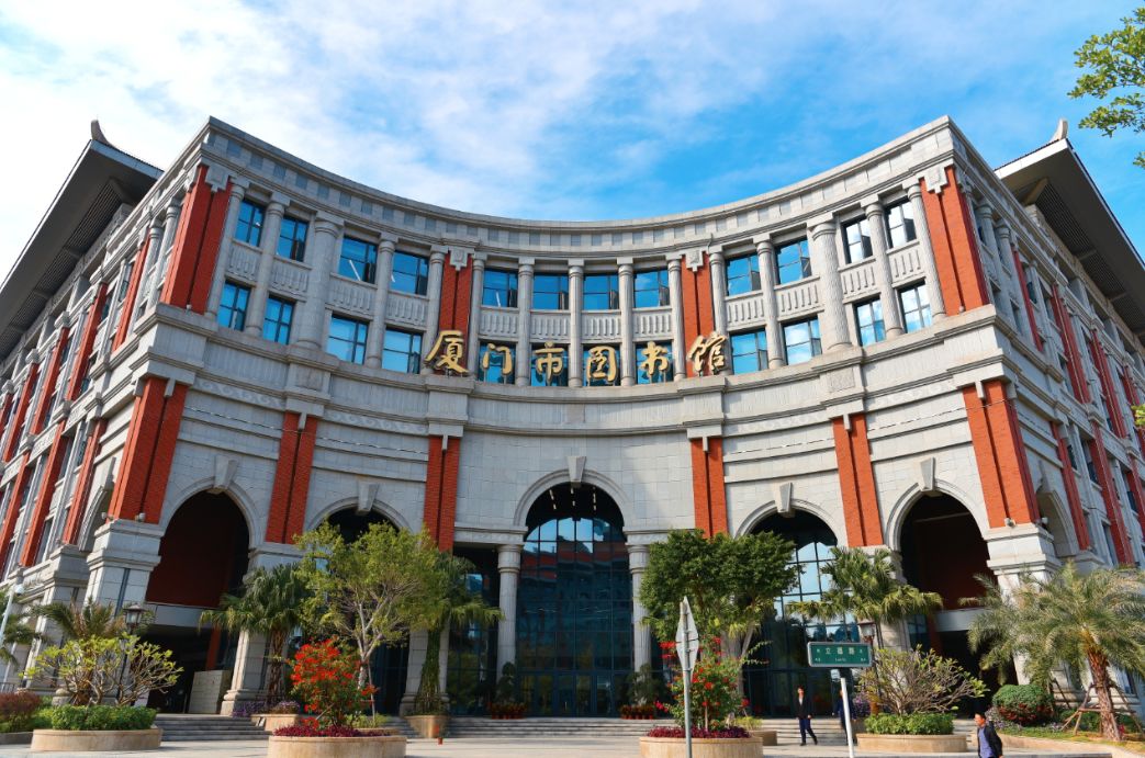 被誉为"网红科技馆"的诚毅科技探索中心,文艺范十足的嘉庚艺术中心