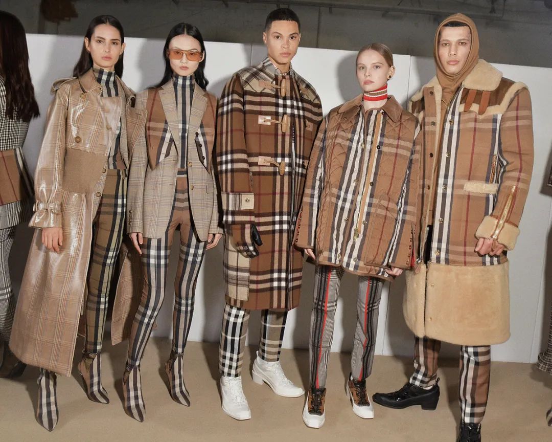 Burberry,burberry的logo图案 burberry 2020 秋冬时装秀 | 坠入记忆"镜"界