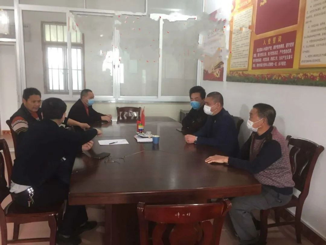 大溪镇领导带队到大芹陆宜酒业有限公司指导疫情防控和复工复产工作