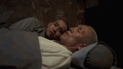 俗话说得好,日久生情. 终于有一天,大和尚和妹子开启男欢女爱模式.