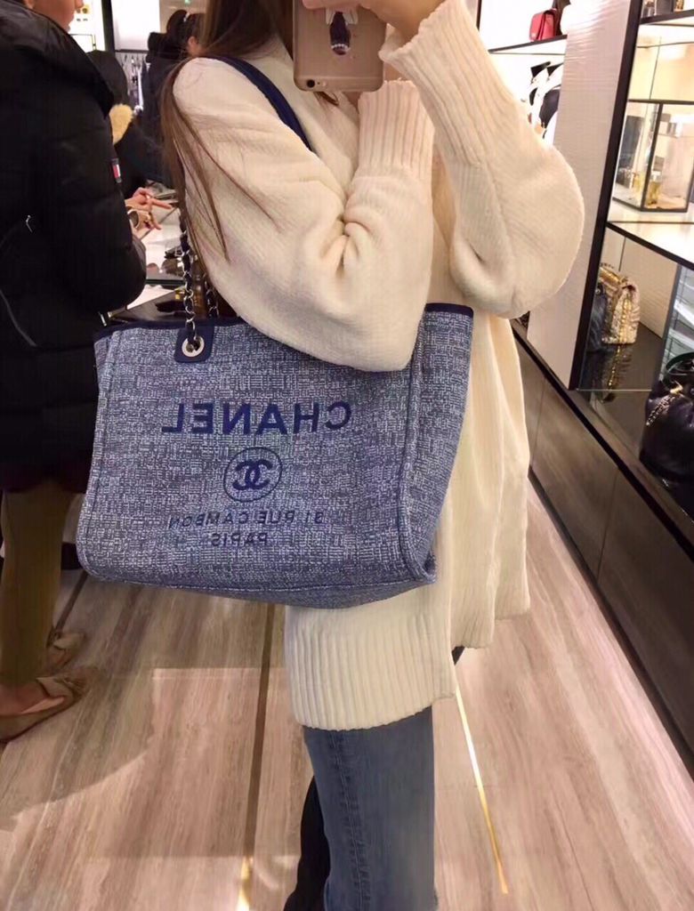 chanel/香奈儿帆布沙滩包尺寸对比图,让仙女们觉得稍勒生疼