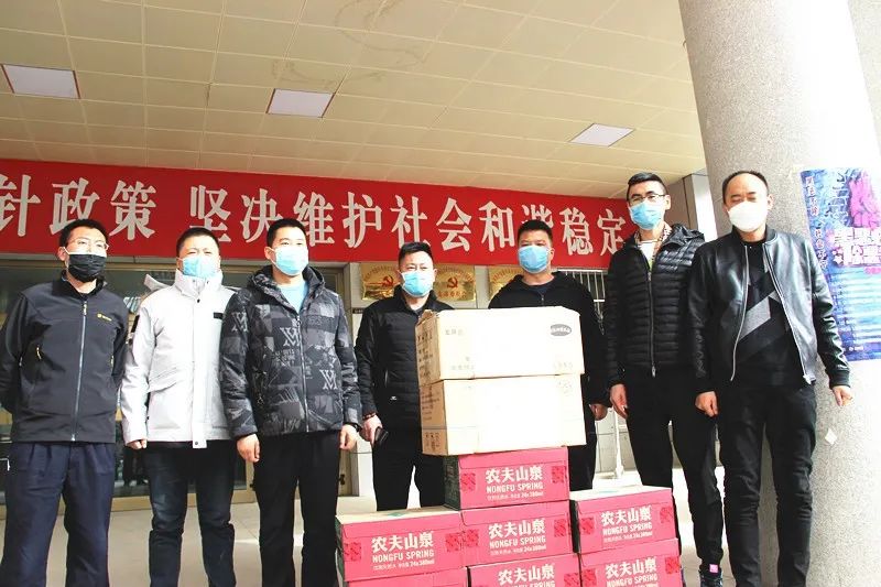 退役军人口罩_军人戴口罩卡通
