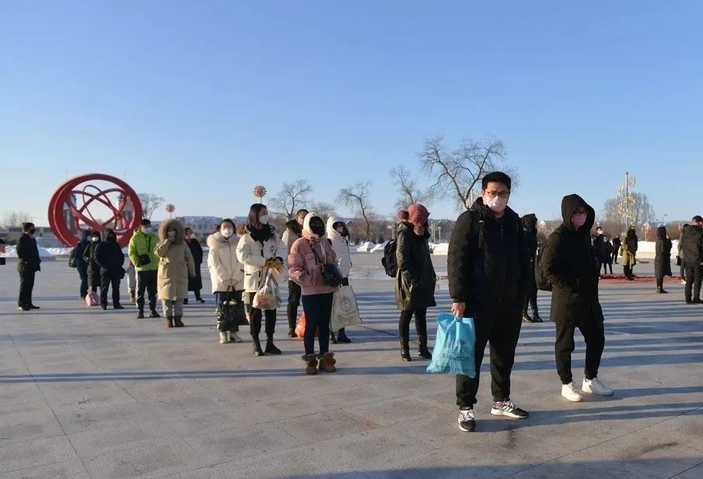 【战疫情 保返岗】查哈阳农场有限公司 定点包车畅通安全返岗复工绿色