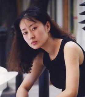1,1998年《乱世有情天》,饰演于金枝