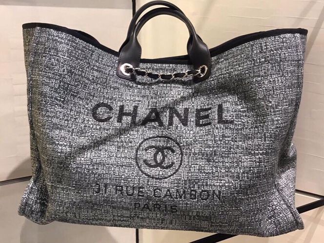 chanel/香奈儿帆布沙滩包尺寸对比图,让仙女们觉得稍勒生疼