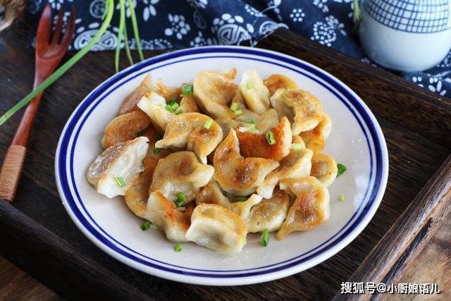 冻饺子怎么煎好吃又嫩 92f16140645047f2bf076c319d4bfbe2.jpeg