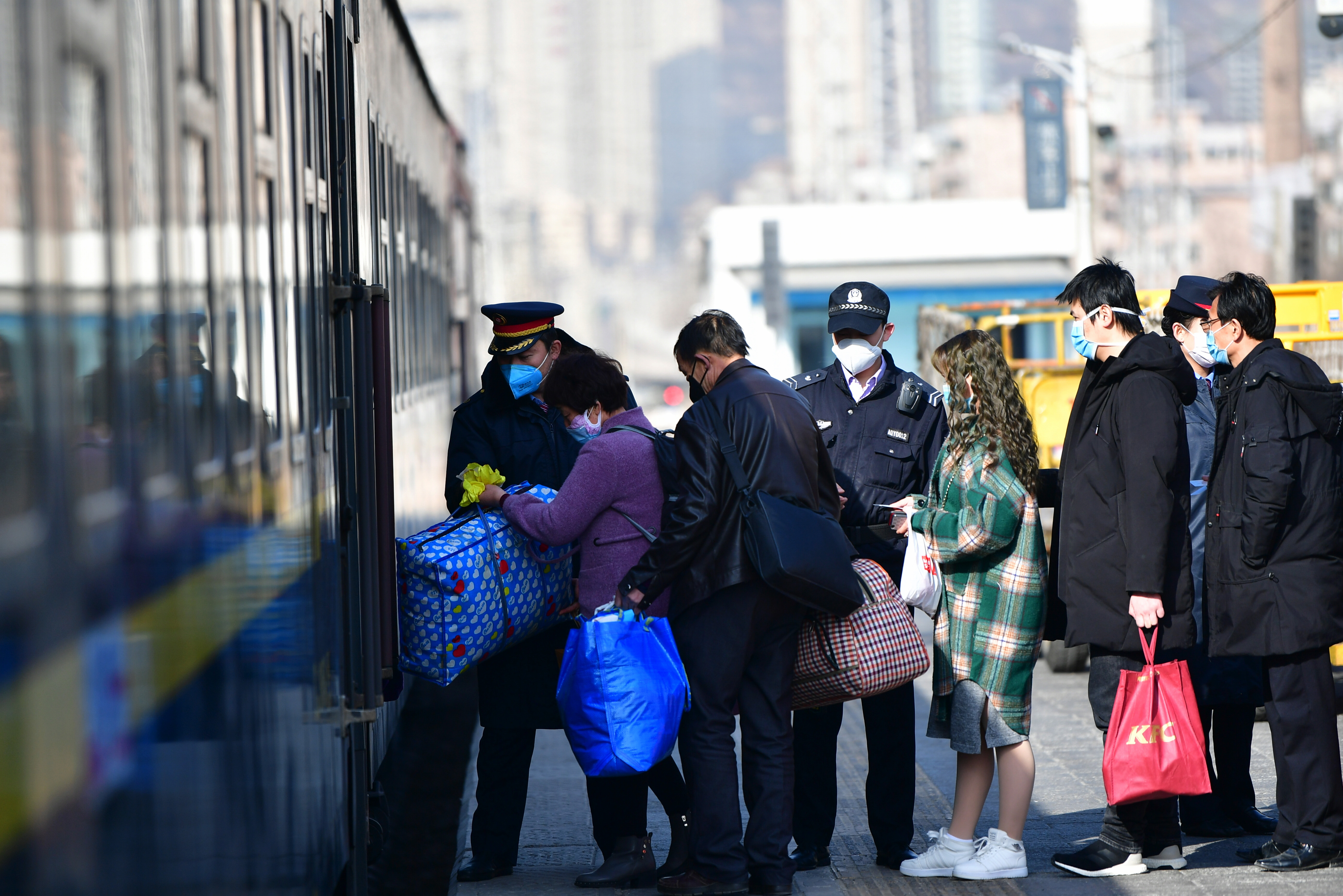 中国铁路兰州局集团恢复开行16对旅客列车