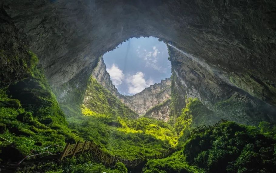 重庆奉节小寨天坑