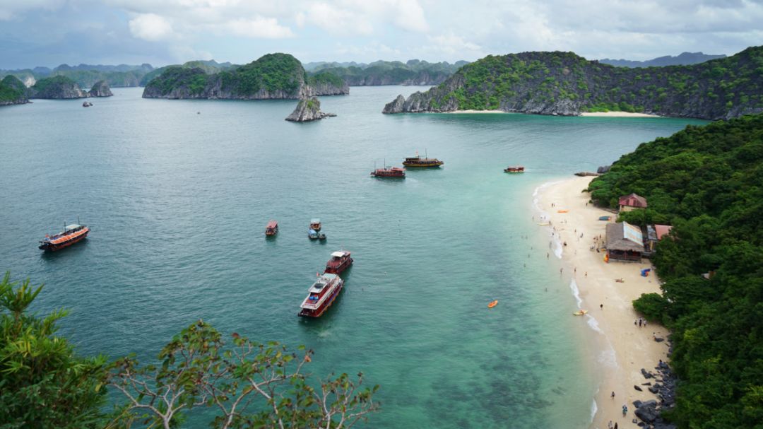 越南下龙湾航拍俯视风景