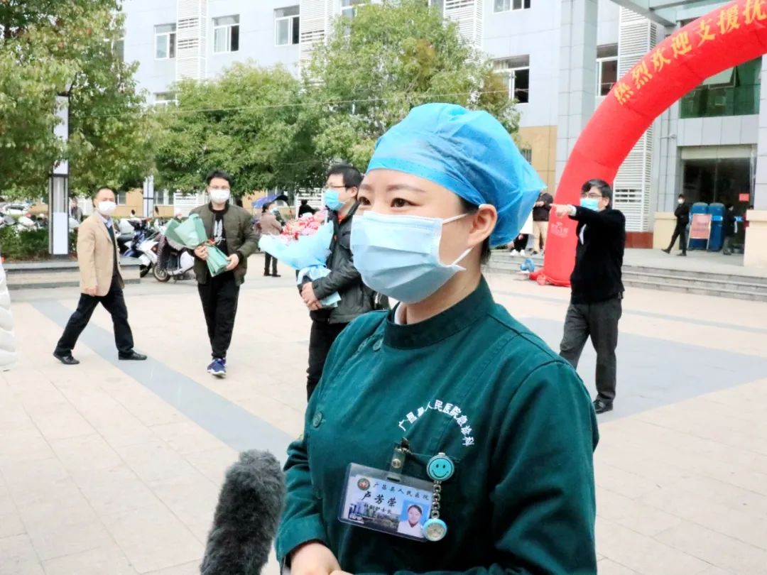 县人民医院内一科主任姚勇华是支援医疗队的队长,回忆起在隔离病区的