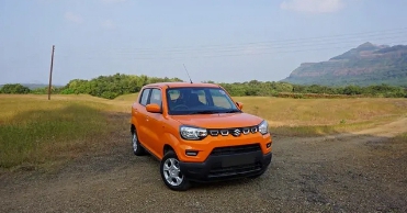 铃木小型通勤suv,前独悬 自动挡,1.0l发动机油耗5升