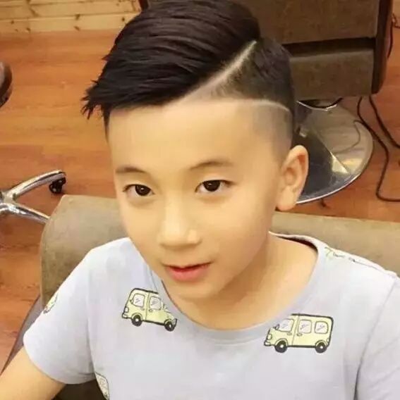 如何吹出帅气的发型 f3975b2a4e5b4b49aa5fdb8793b631b5.jpeg