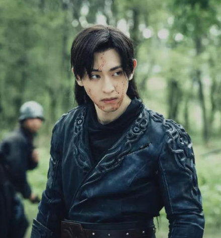 令人惊艳的黑衣男神，肖战朱一龙邓伦帅气，看