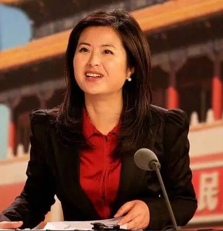张泉灵老公罕见曝光！温尔儒雅比她年长18岁，儿