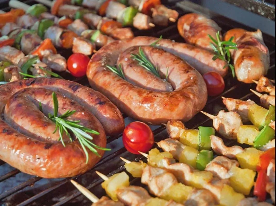 作为南非最受欢迎的一大美食,boerewors是一种用带子卷起来销售的