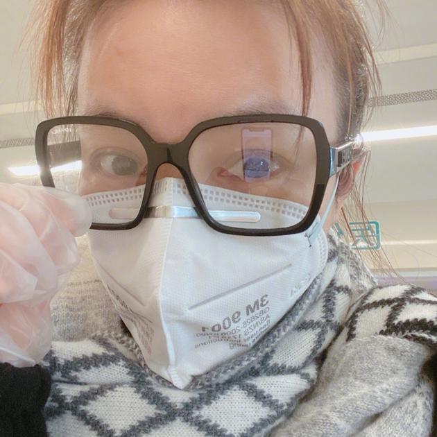 吴昕素颜照网友说更像李维嘉不过很憔悴，做足