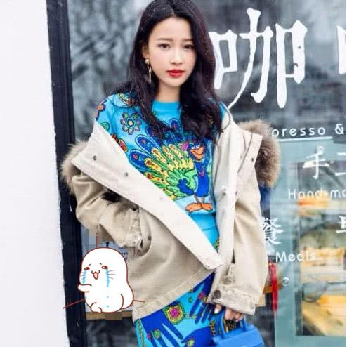 孙怡街拍照被爆,长筒袜衬托"水瓶腿",网友直呼羡慕董子健?