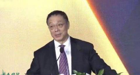 张泉灵老公罕见曝光！温尔儒雅比她年长18岁，儿