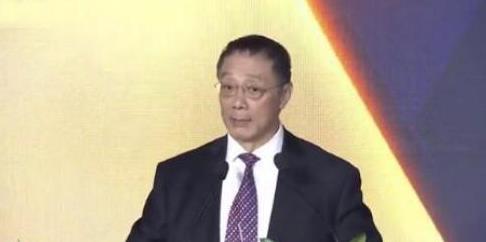 张泉灵老公罕见曝光！温尔儒雅比她年长18岁，儿